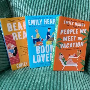 Emily Henry Book Set - Beach Read, Book Lovers, People We Meet on Vacation